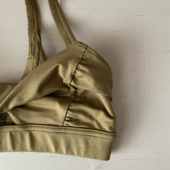 NWOT Free people movement olive green front twist sports bra - Picture 5 of 7